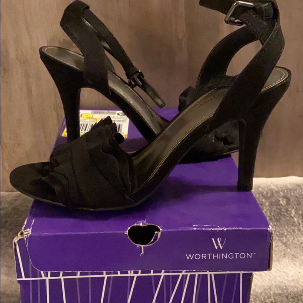 Shoes - Picture 2 of 4
